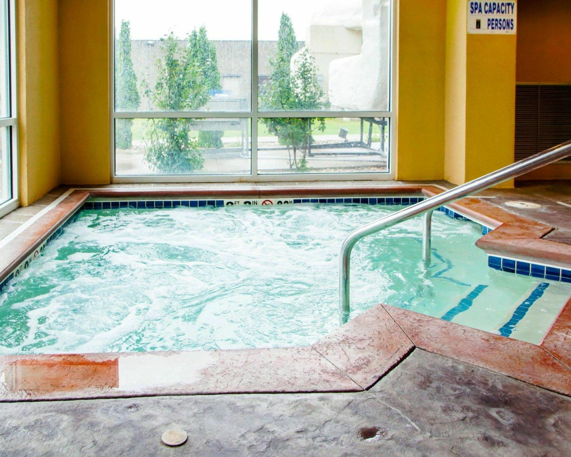 Suburban Studios Cedar Falls Zewnętrze zdjęcie