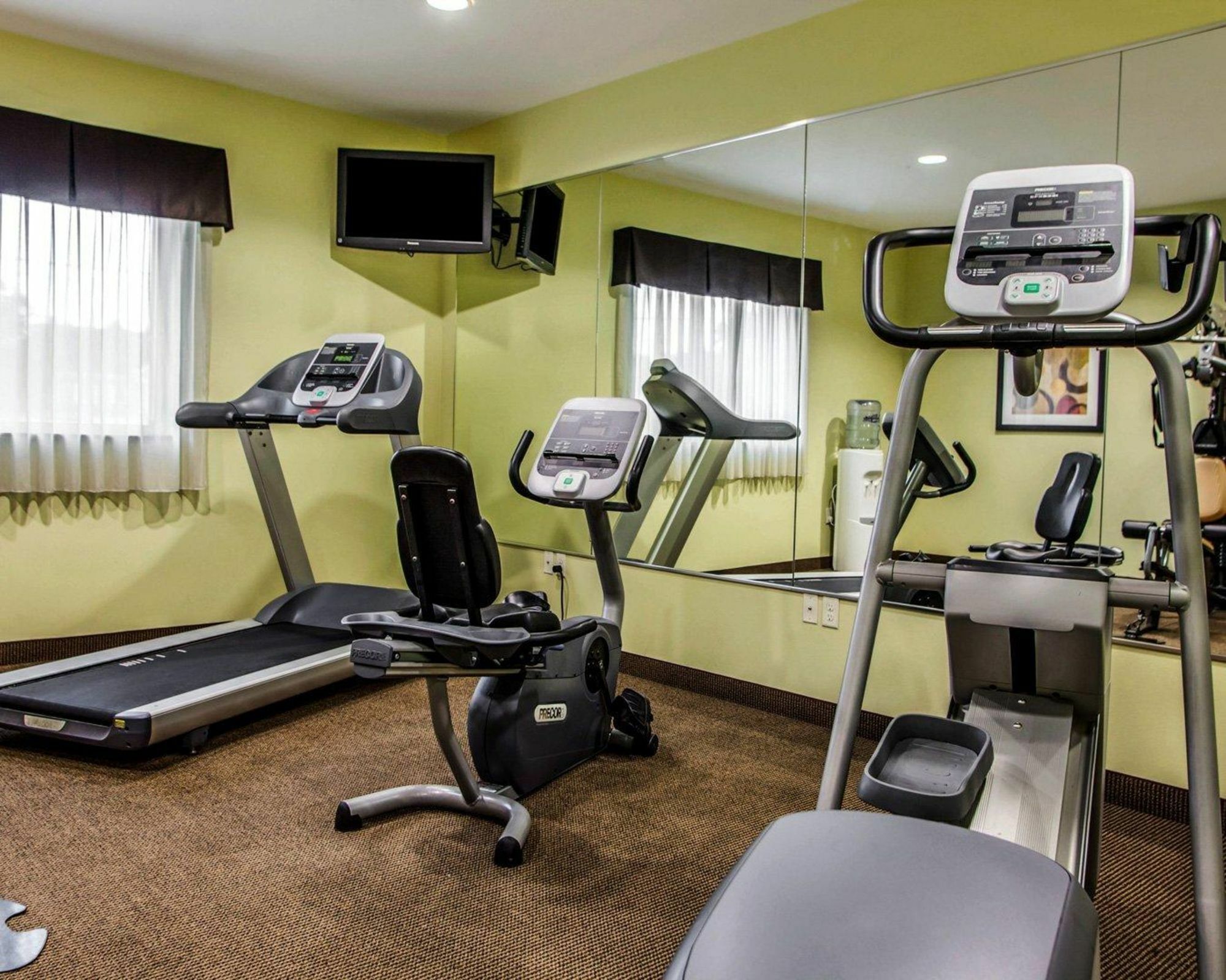 Suburban Studios Cedar Falls Zewnętrze zdjęcie